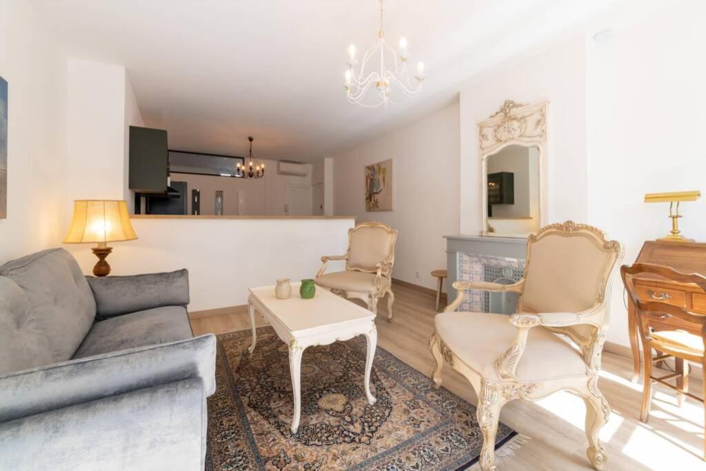 Bien D'Exception En Face Du Palais Des Papes Apartment Avignon Bagian luar foto