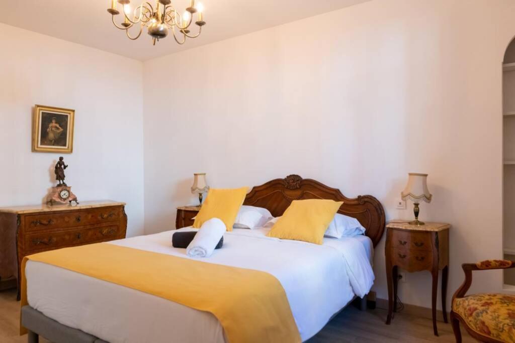 Bien D'Exception En Face Du Palais Des Papes Apartment Avignon Bagian luar foto