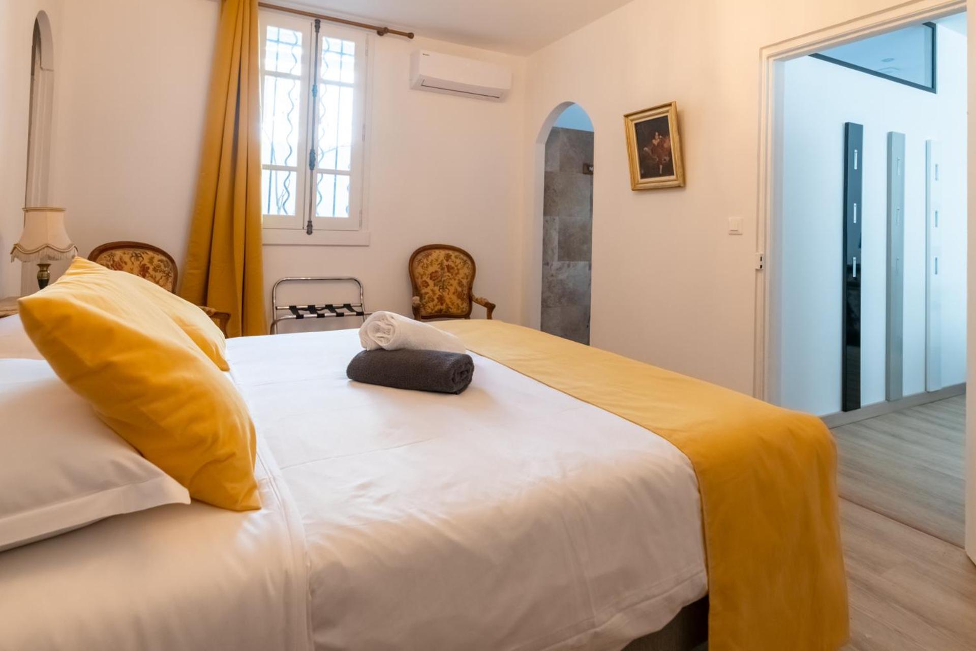 Bien D'Exception En Face Du Palais Des Papes Apartment Avignon Bagian luar foto