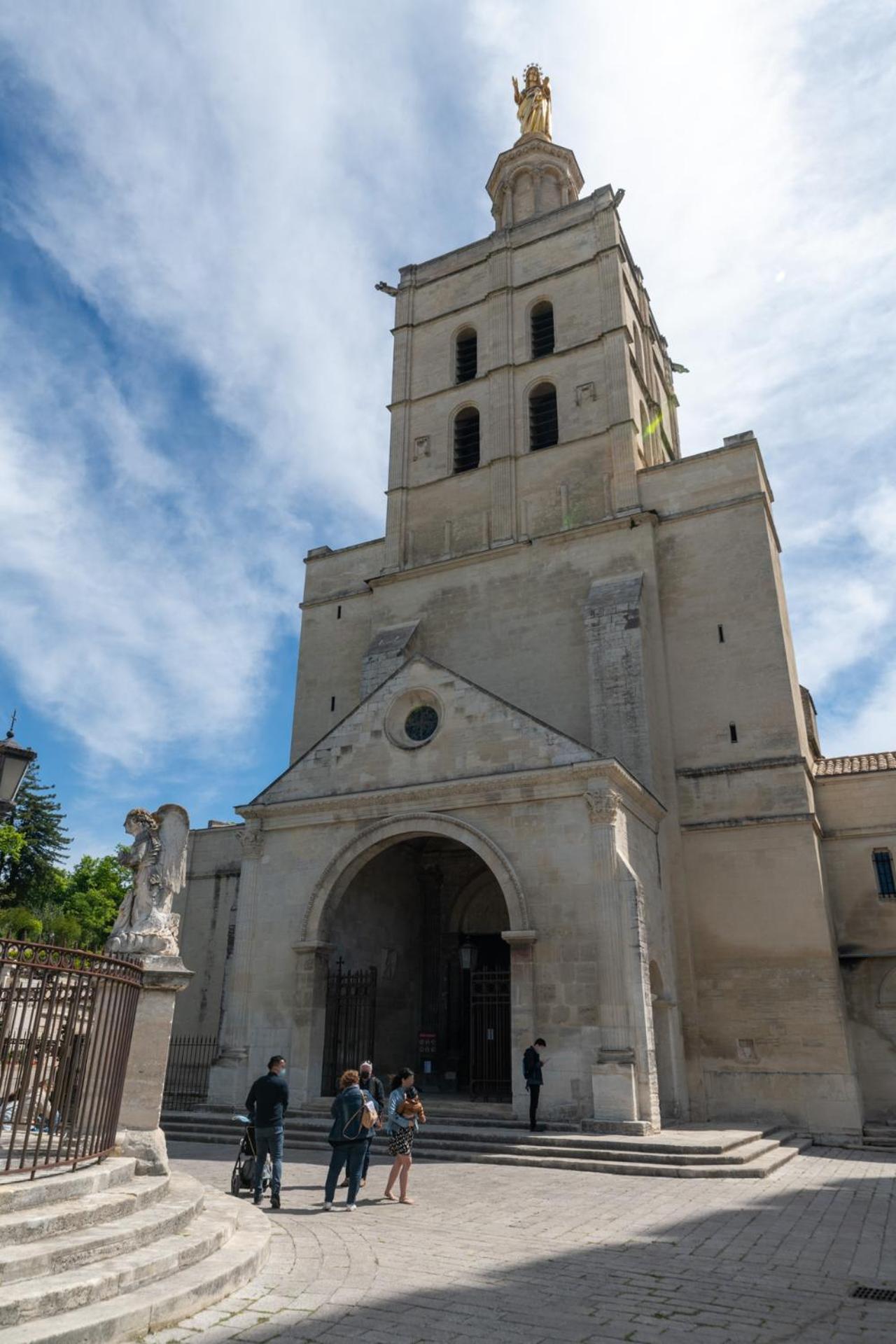 Bien D'Exception En Face Du Palais Des Papes Apartment Avignon Bagian luar foto
