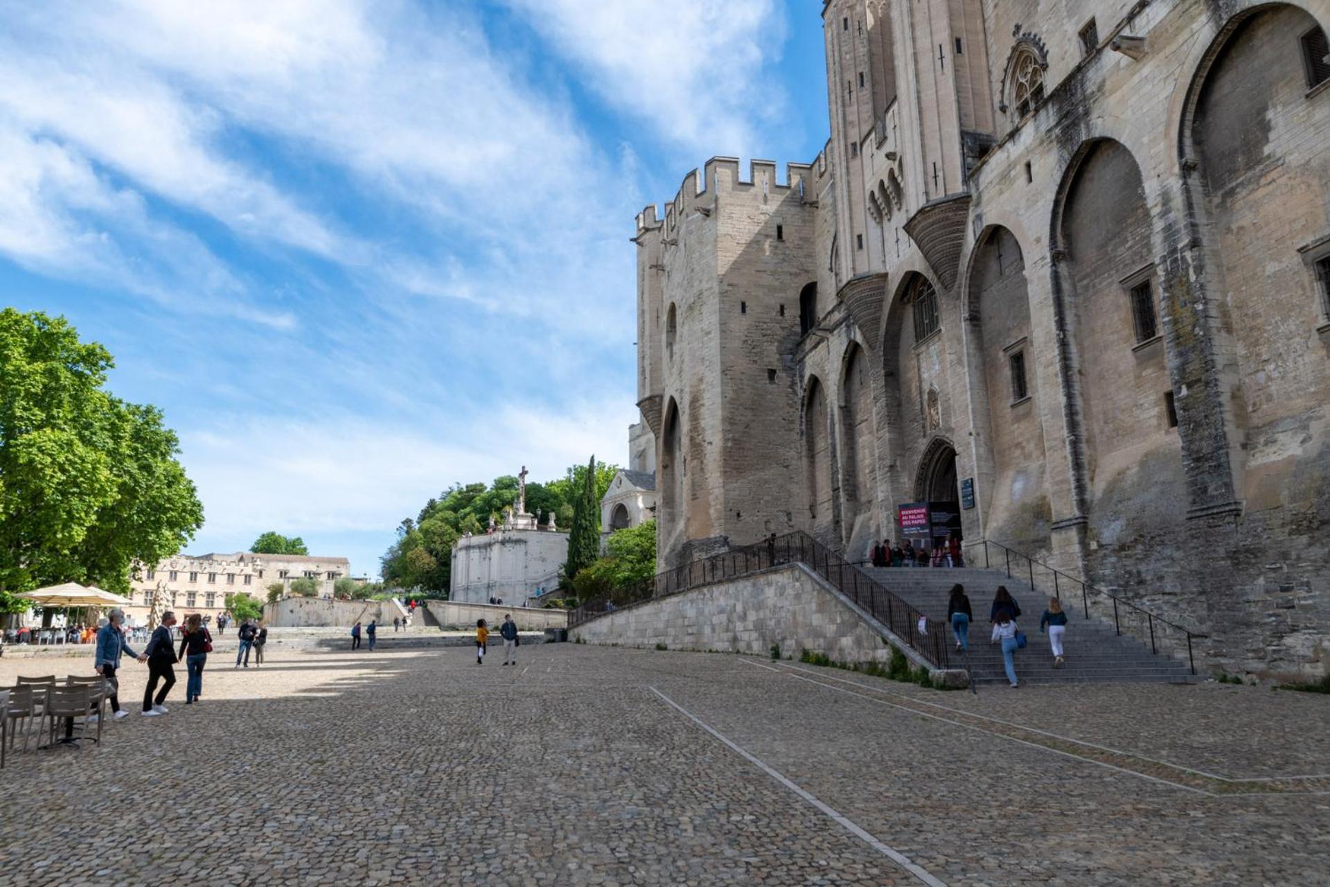 Bien D'Exception En Face Du Palais Des Papes Apartment Avignon Bagian luar foto